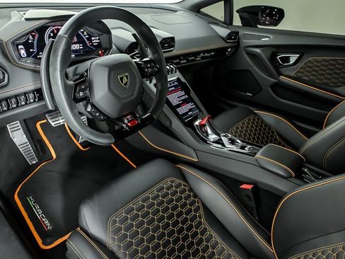 Used 2020 Lamborghini Huracan EVO AWD/4WD image 16