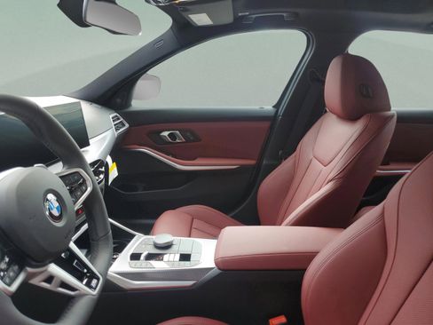 Used 2025 BMW 330i Sedan w/ M Sport Package image 19