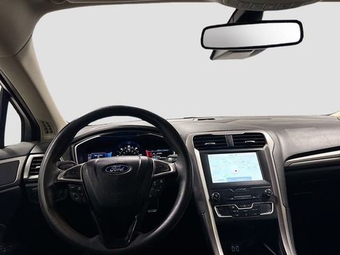 Used 2020 Ford Fusion SE FWD image 22