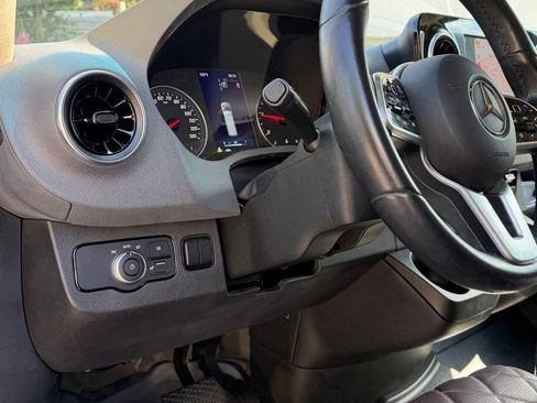 Used 2021 Mercedes-Benz Sprinter 2500 image 8