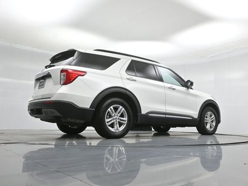 Certified 2021 Ford Explorer XLT image 50