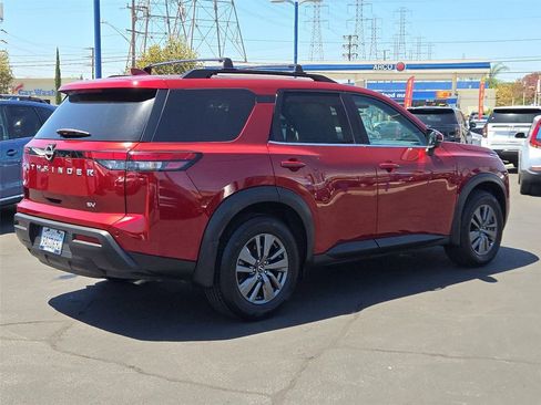 Used 2022 Nissan Pathfinder SV FWD image 29