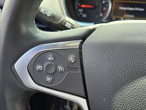Used 2023 Chevrolet Traverse LT FWD image 23