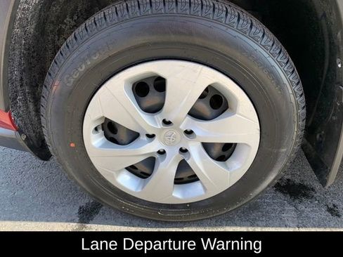 Used 2019 Toyota RAV4 LE w/ Carpet Mat Package image 10