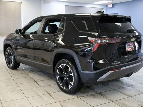 New 2026 Chevrolet Equinox LT w/ Convenience Package II FWD image 4