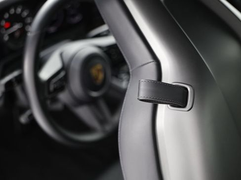 Certified 2022 Porsche 911 Carrera RWD image 27