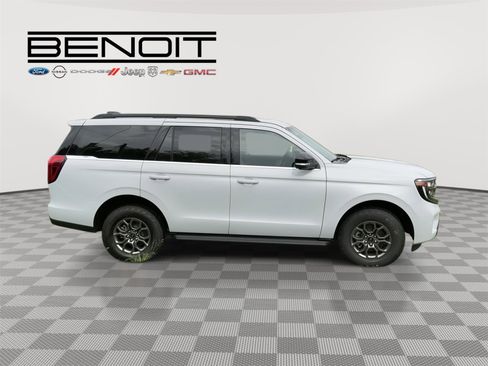 New 2026 Ford Expedition Active RWD image 4