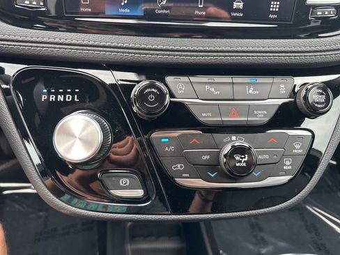 New 2026 Chrysler Pacifica Select FWD image 27