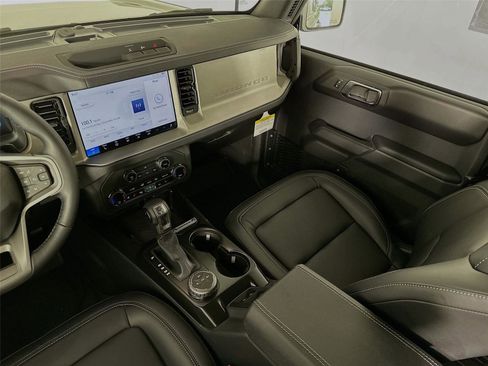 New 2025 Ford Bronco Outer Banks image 24