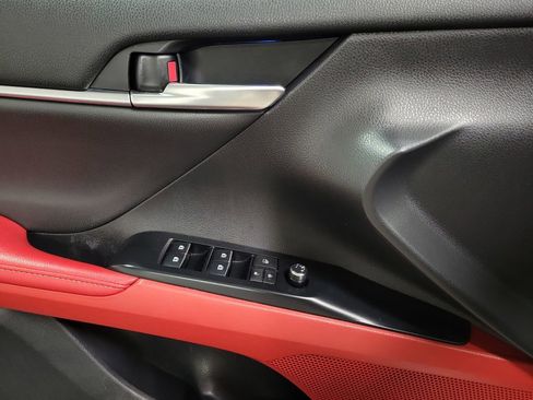 Used 2019 Toyota Camry XSE FWD image 19