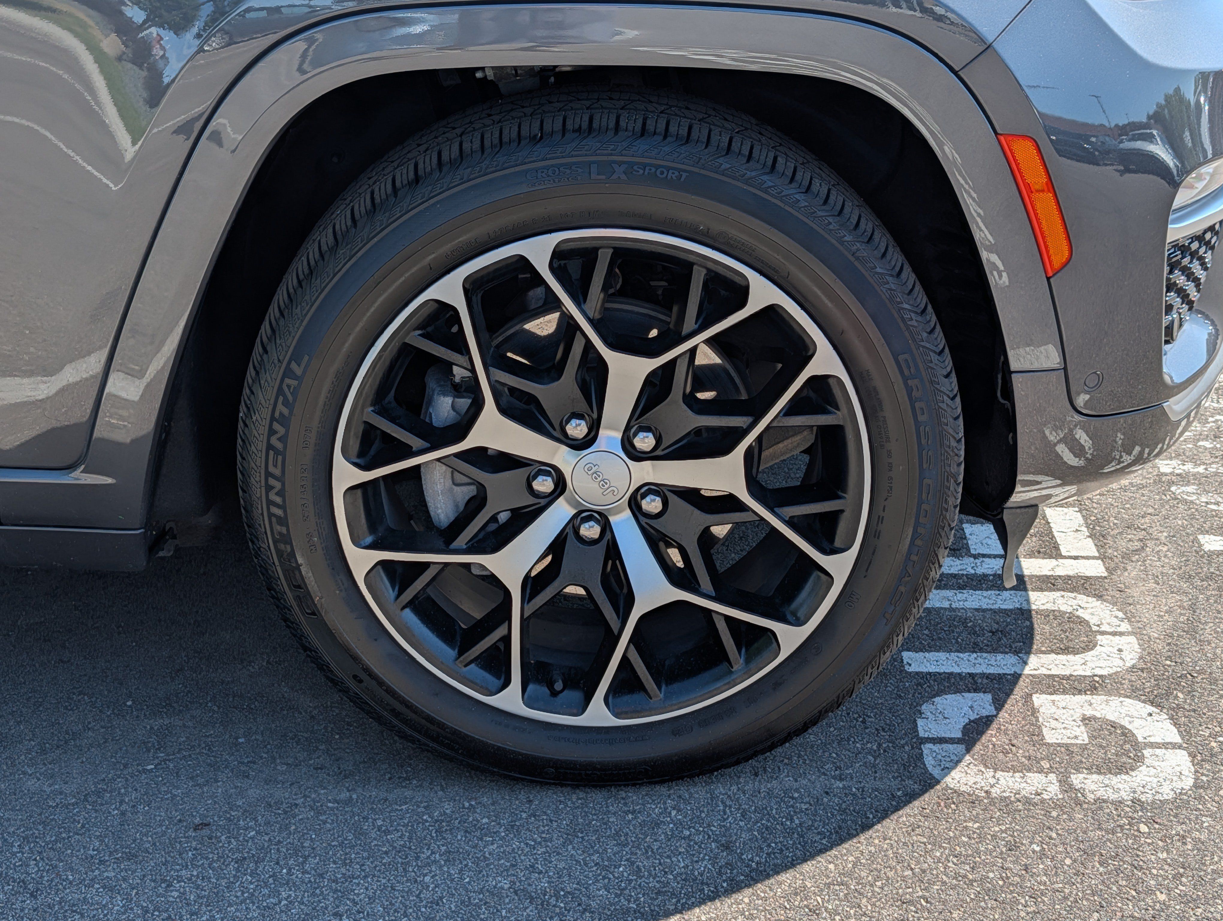 Used 2023 Jeep Grand Cherokee Summit AWD/4WD image 15