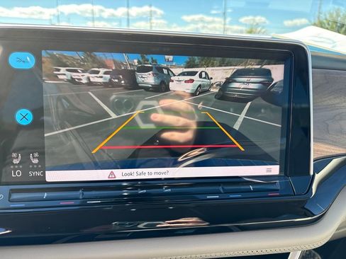 New 2026 Volkswagen Atlas SE image 19