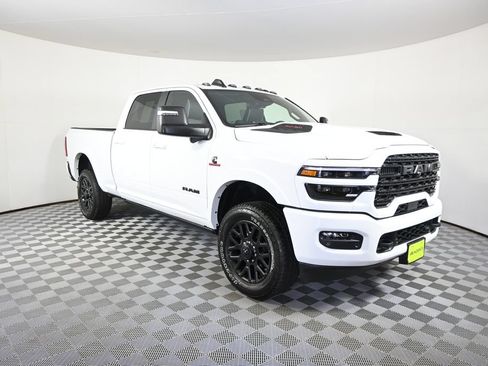 Used 2025 RAM 3500 Limited AWD/4WD image 10