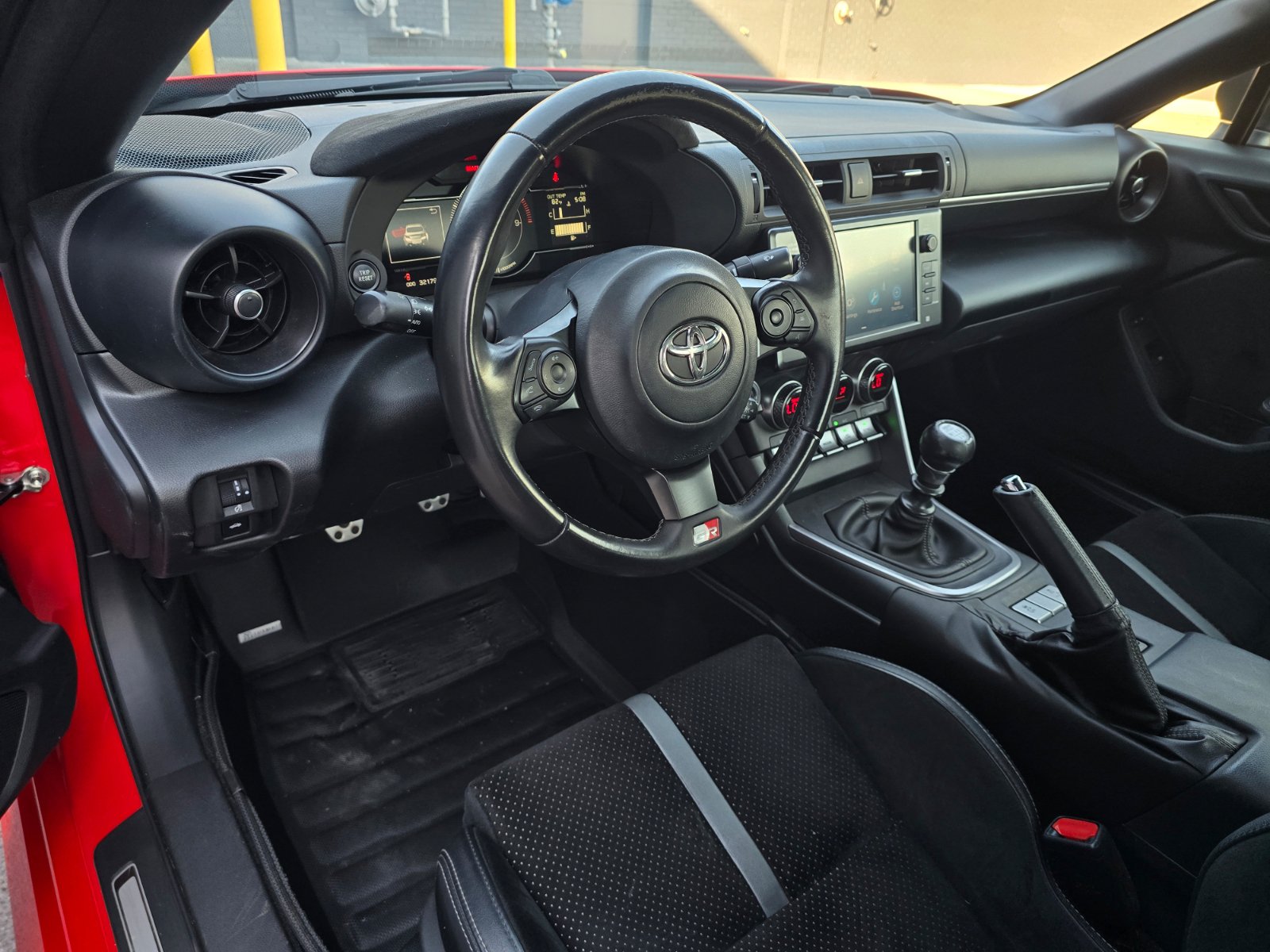 Used 2024 Toyota GR86 Premium RWD image 14