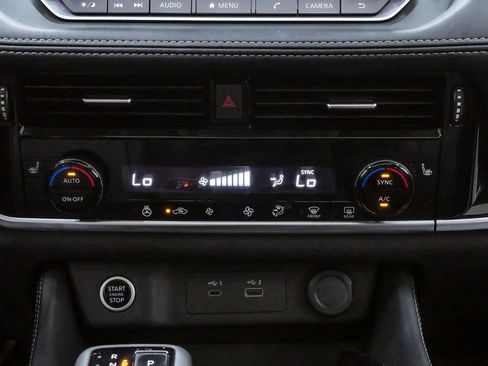 Used 2023 Nissan Rogue SL FWD image 18