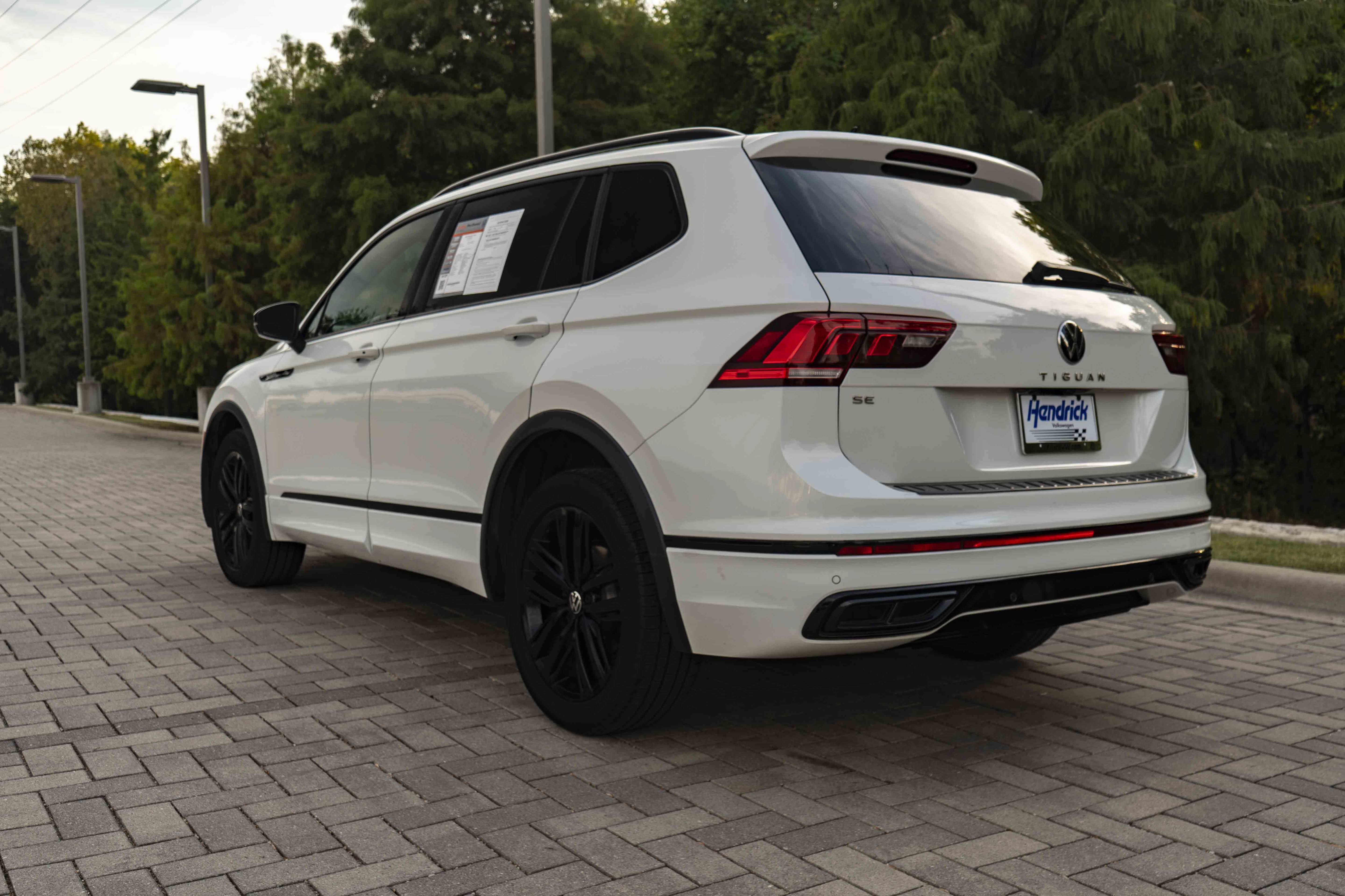 Certified 2022 Volkswagen Tiguan SE R-Line FWD image 6