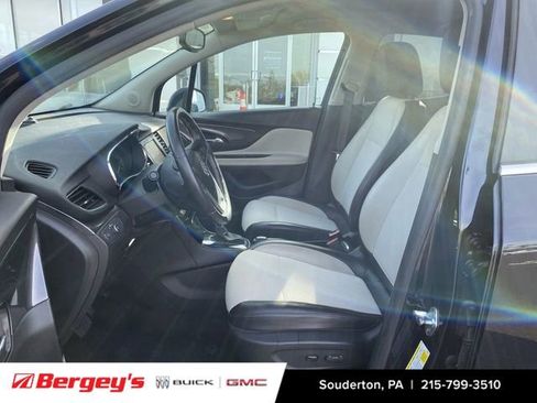 Certified 2022 Buick Encore Preferred w/ Safety Package image 8