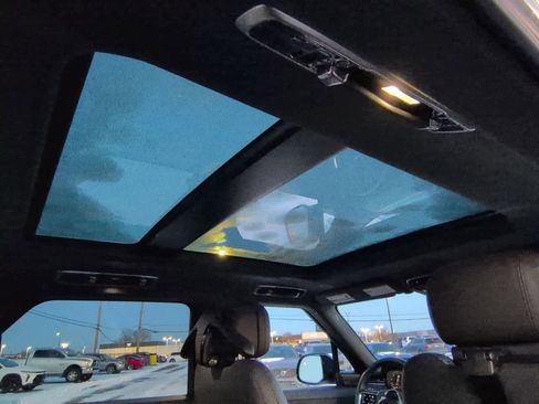 Used 2024 Land Rover Range Rover Sport SE image 22