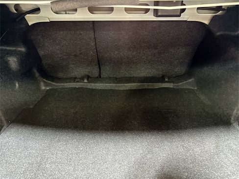 Used 2021 Chevrolet Malibu LT image 24