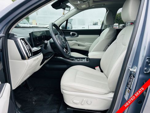 Used 2025 Kia Sorento S w/ Panoramic Sunroof Package FWD image 3