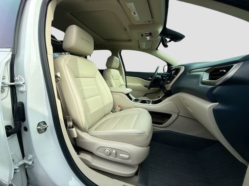 Used 2021 GMC Acadia Denali w/ Denali Ultimate Package image 32