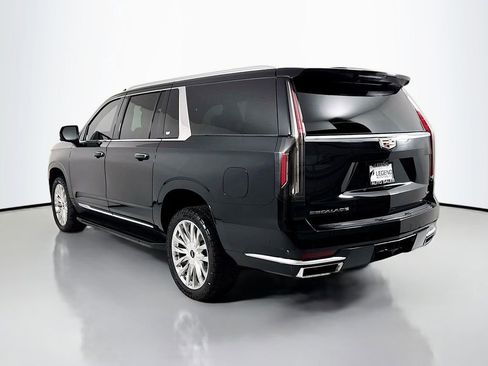 Used 2023 Cadillac Escalade ESV Premium Luxury image 9