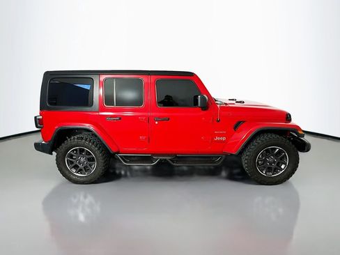 Used 2019 Jeep Wrangler Unlimited Sahara AWD/4WD image 8