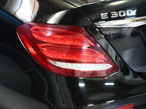 Used 2017 Mercedes-Benz E 300 4MATIC image 13