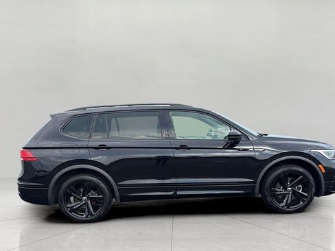 Used 2024 Volkswagen Tiguan SE R-Line AWD/4WD image 7