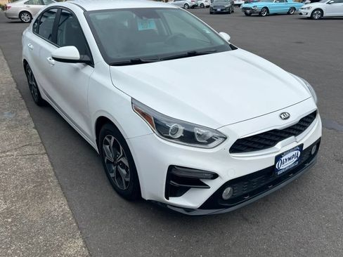 Used 2020 Kia Forte LXS FWD image 3