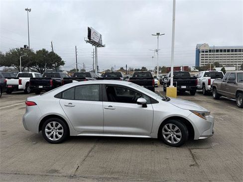 Certified 2023 Toyota Corolla LE image 4