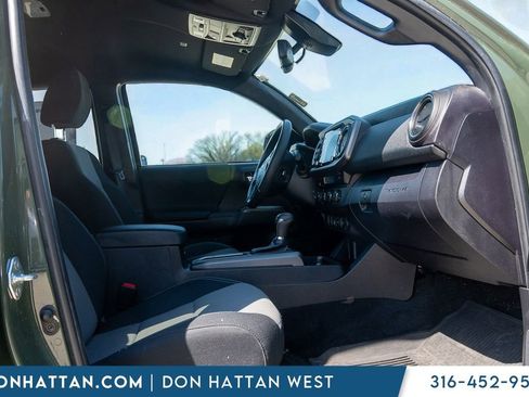 Used 2022 Toyota Tacoma TRD Off-Road image 23
