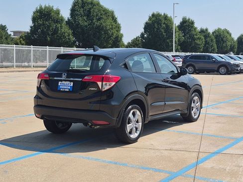 Used 2019 Honda HR-V LX image 7