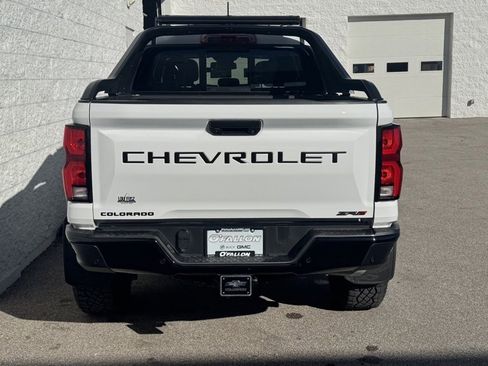 Used 2025 Chevrolet Colorado ZR2 w/ Midnight Edition image 10