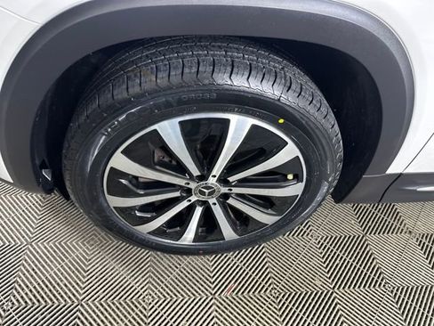 Used 2022 Mercedes-Benz GLB 250 4MATIC image 10