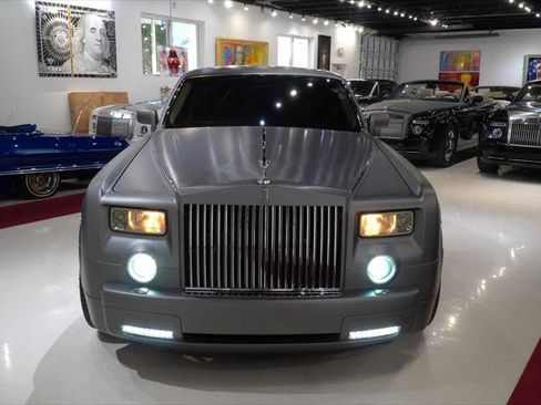 Used 2004 Rolls-Royce Phantom Sedan image 4
