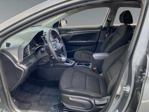 Used 2019 Hyundai Elantra SE w/ Cargo Package FWD image 9