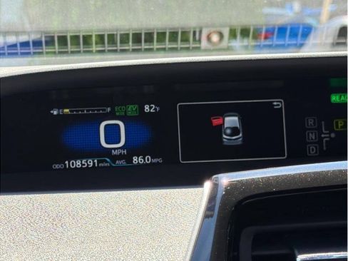 Used 2022 Toyota Prius Prime LE FWD image 11