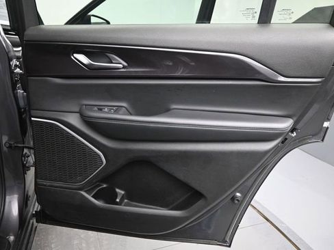 Used 2022 Jeep Grand Cherokee L Laredo w/ Luxury Tech Group I image 18