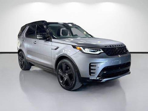 Used 2025 Land Rover Discovery Dynamic SE image 7
