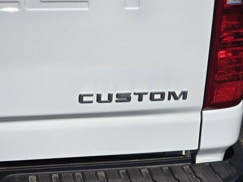 Used 2025 Chevrolet Silverado 2500 Custom w/ Custom Value Package image 9