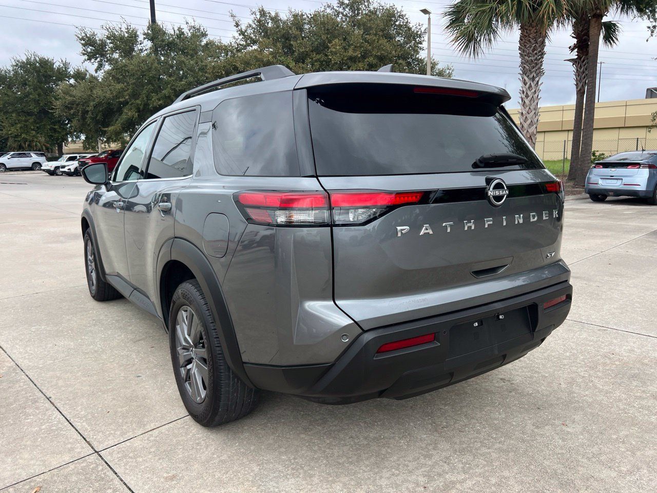 Used 2024 Nissan Pathfinder SV w/ Cargo Package FWD image 6