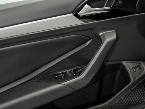 Certified 2019 Volkswagen Jetta S image 9