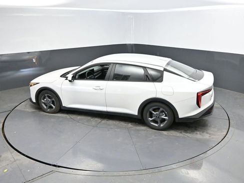 Used 2025 Kia K4 LXS image 38