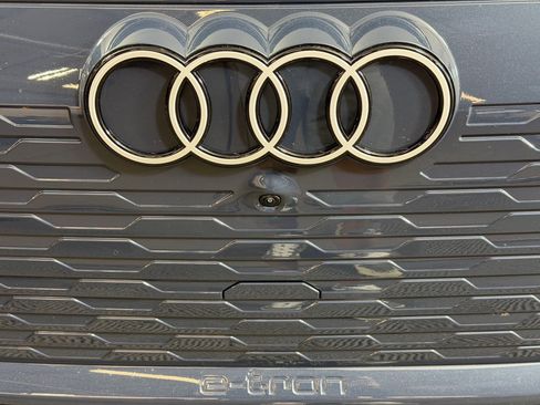Used 2025 Audi Q6 e-tron Premium w/ Convenience Package RWD image 21