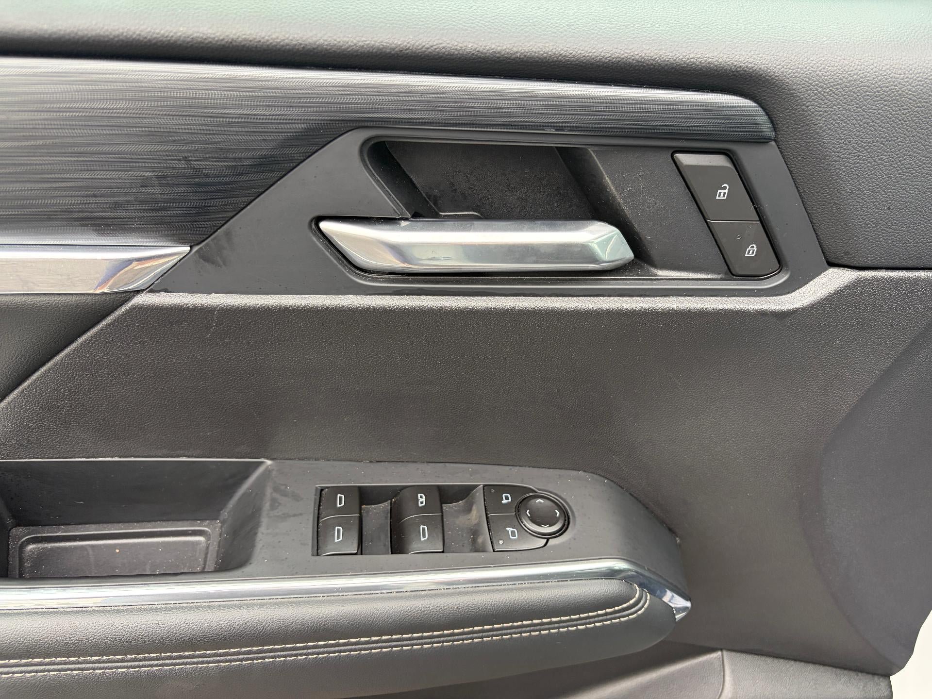 Used 2026 GMC Acadia Elevation w/ Elevation Premium Package FWD image 14