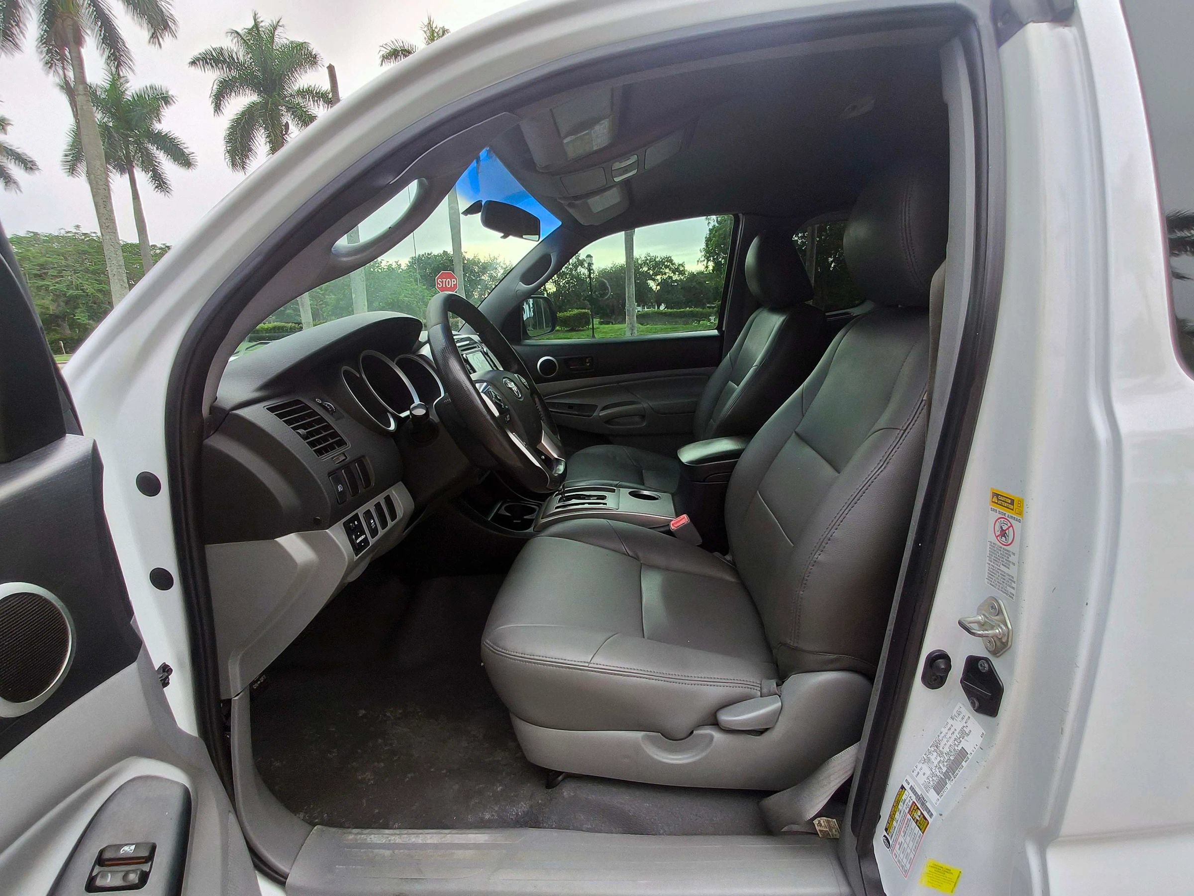 Used 2014 Toyota Tacoma PreRunner w/ SR5 Package RWD image 21