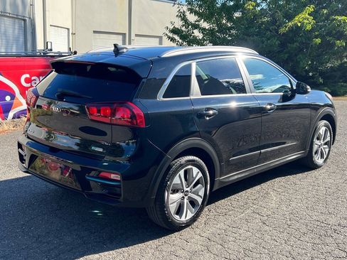 Used 2019 Kia Niro EX w/ Cold Weather Package 2.0 FWD image 5