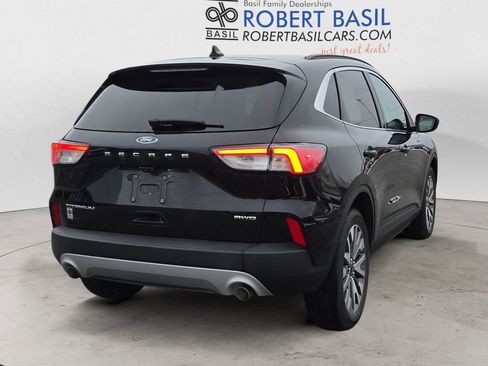 Used 2021 Ford Escape Titanium image 5