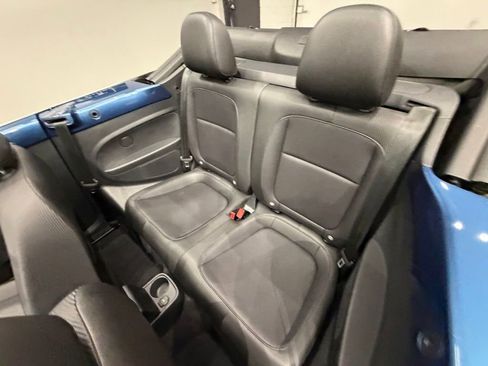 Used 2019 Volkswagen Beetle 2.0T S FWD image 24